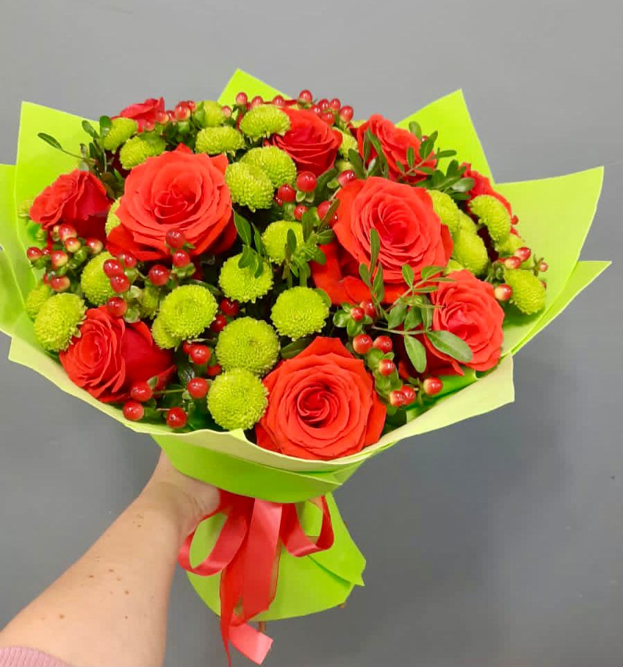 Букет цветов из: Хризантемы и Розы в Покрове