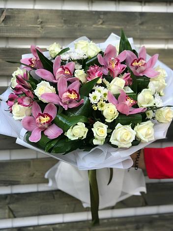 Букет цветов из: Розы и Хризантемы в Покрове