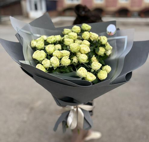 Букет Белые кустовые розы Солинеро в Покрове