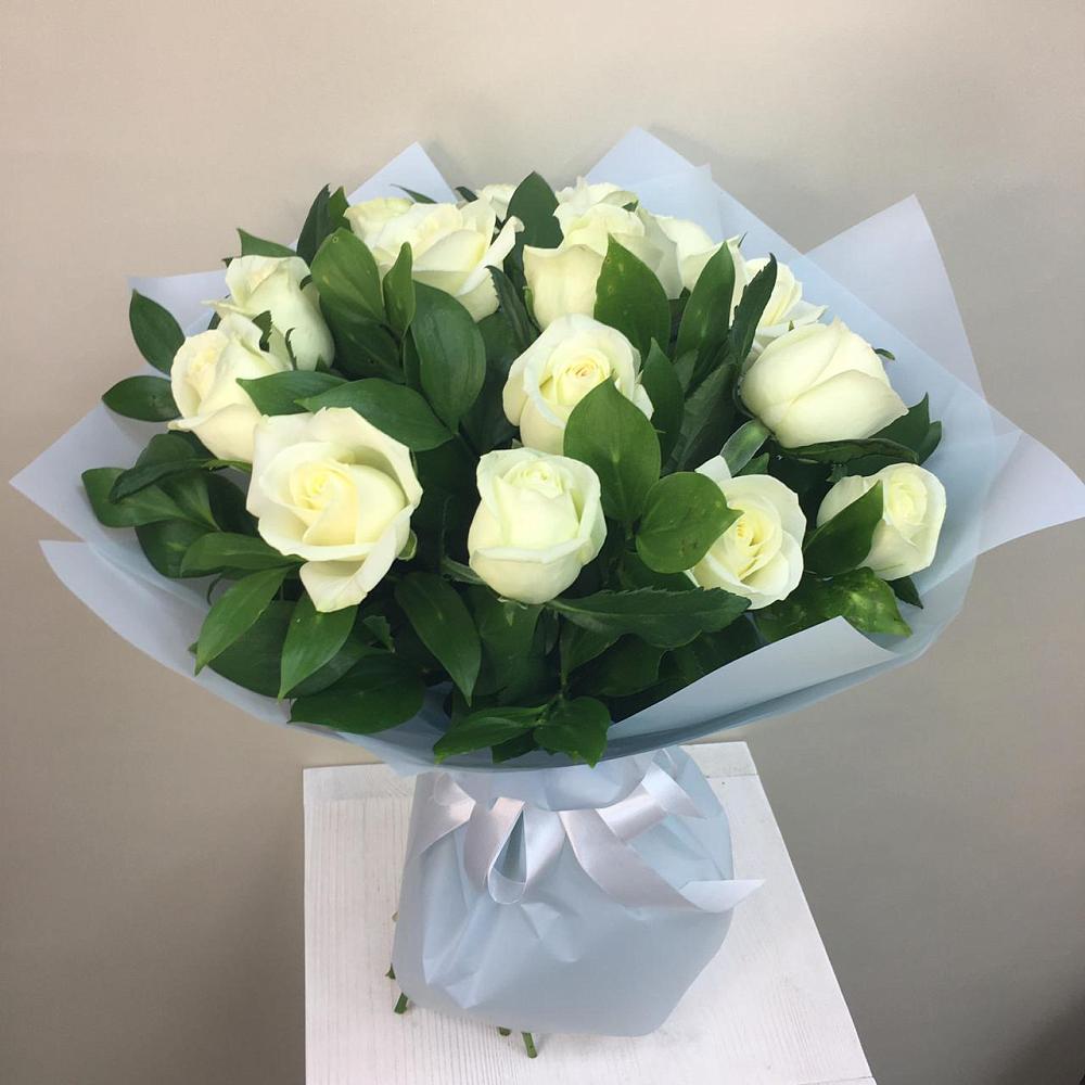 Букет 15 Белых роз Проуд в Покрове