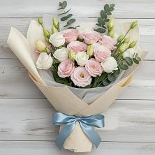 Букет цветов из:  Лизиантусы в Покрове