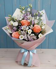 Букет цветов из:  Лизиантусы, Розы, Альстромерии и Гипсофила в Покрове