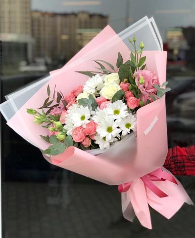 Букет цветов из: Розы, Лизиантусы и Хризантемы в Покрове